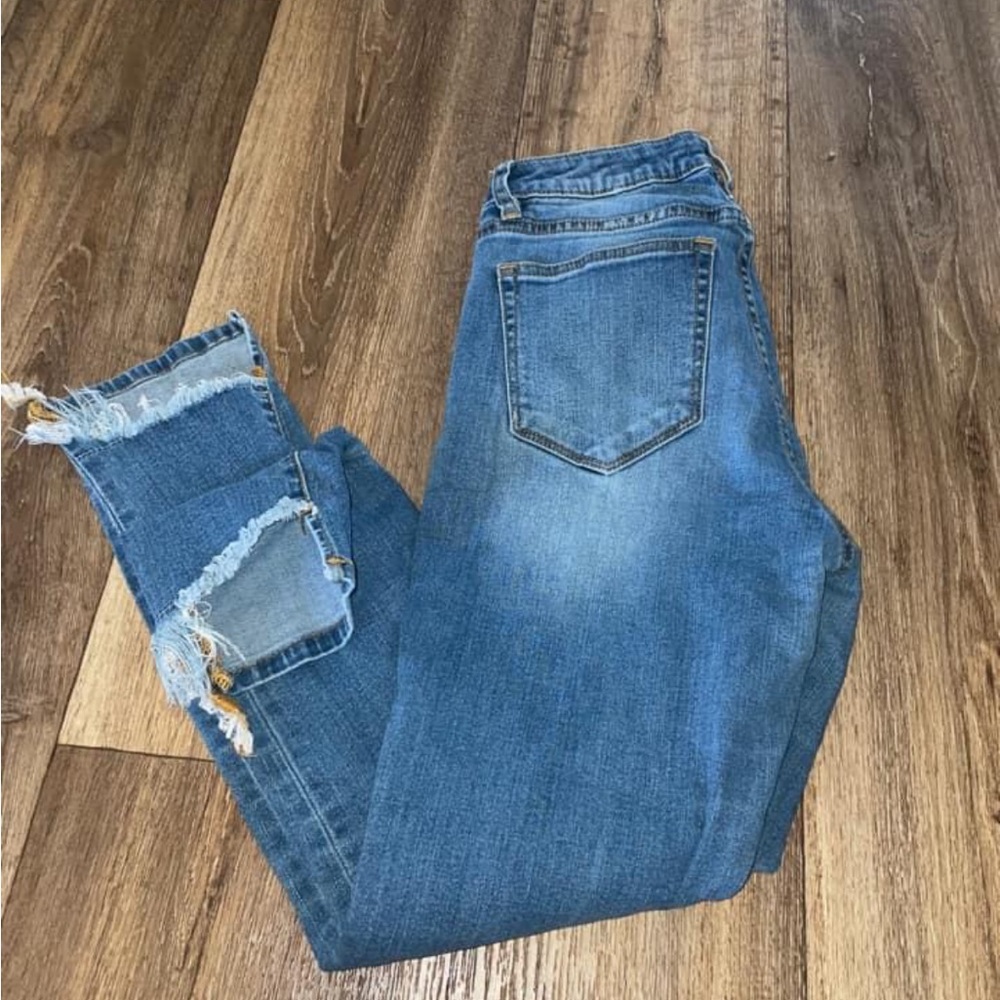 Miss Me Skinny Cropped Jean Size 28